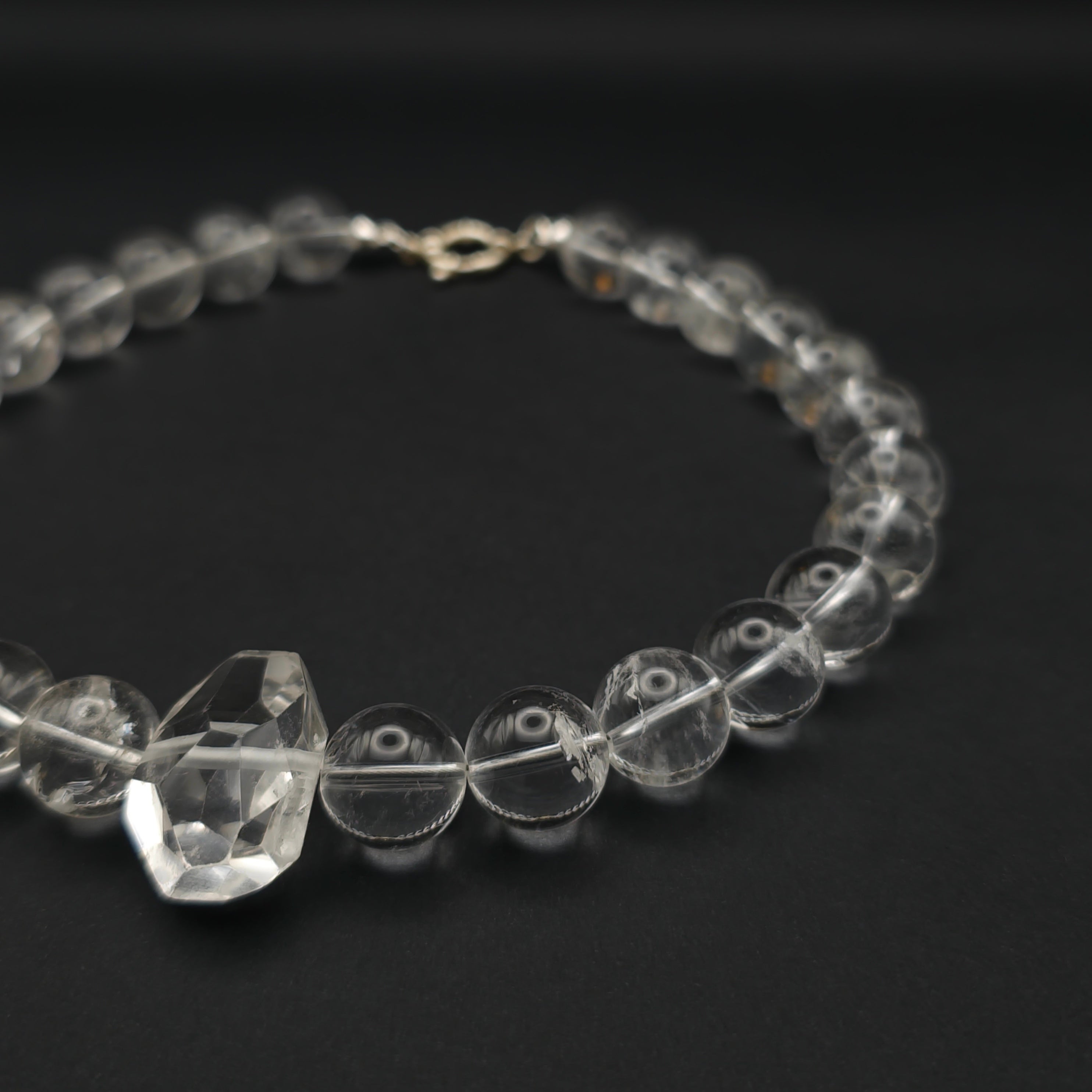 Uwazi: Crystal Quartz 14mm right view